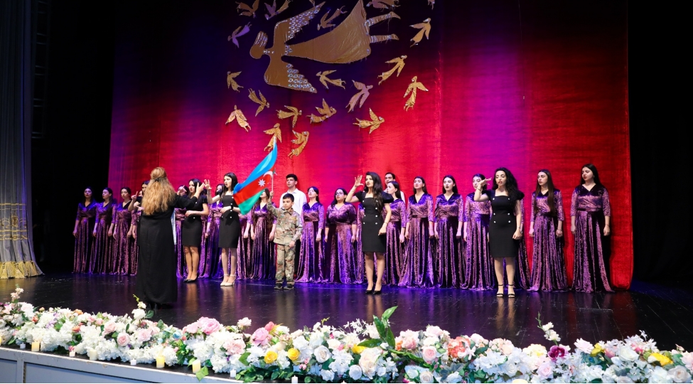 bir-sehne-min-reng-adli-bedii-yaradiciliq-festivali-kechirilib