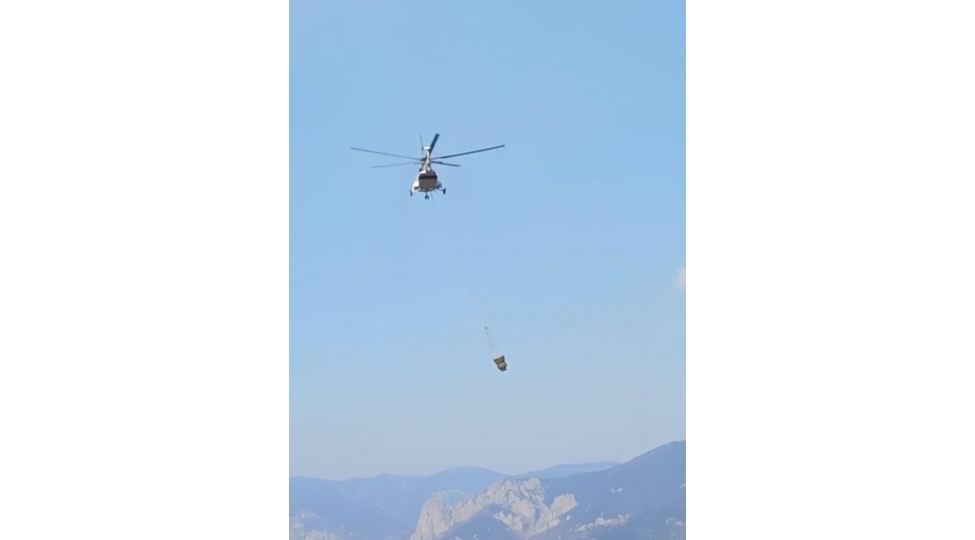 lachin-ve-kelbecerdeki-meshe-yanginlarinin-sondurulmesi-uchun-helikopter-celb-edilib