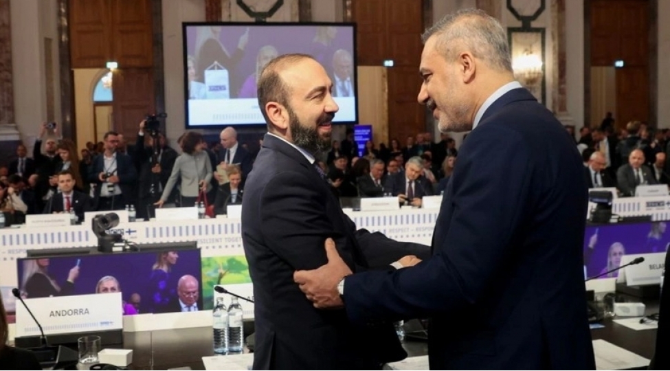 fidan-ve-mirzoyan-vyanada-ayaqustu-gorush-kechiribler