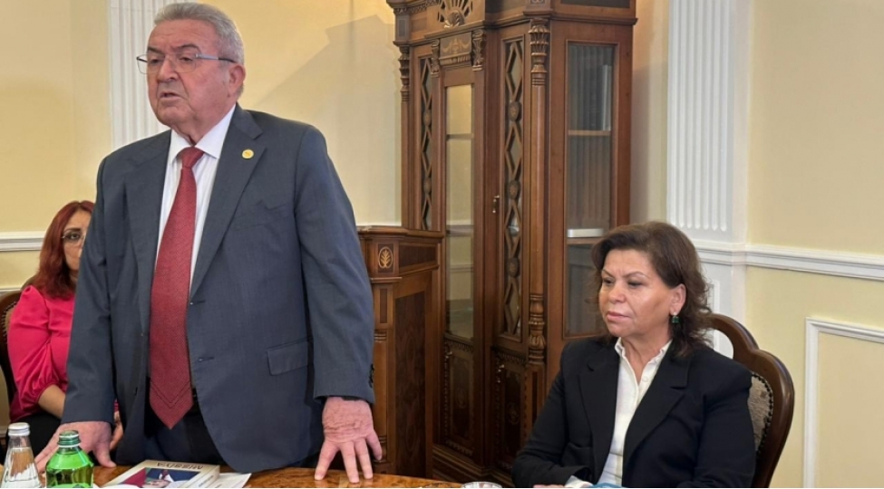 prezident-kitabxanasinda-professor-mahire-huseynovanin-missiya-kitabinin-teqdimati-kechirilib