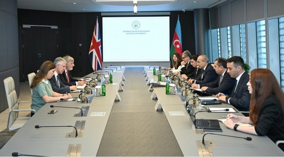 azerbaycan-boyuk-britaniya-ile-iqtisadi-emekdashligi-muzakire-edib