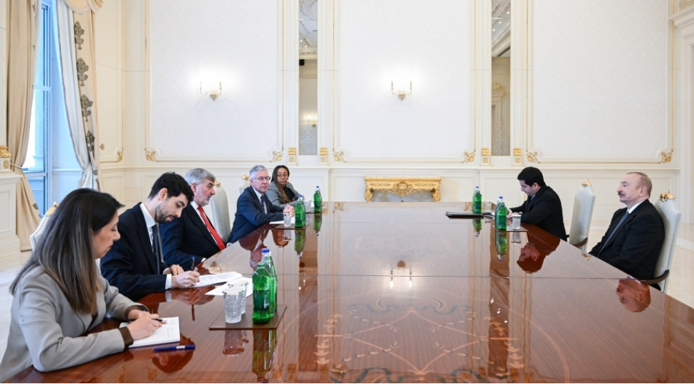 prezident-ilham-eliyev-boyuk-britaniya-ve-shimali-irlandiya-birleshmish-kralliginin-azerbaycan-uzre-ticaret-elchisini-qebul-edib
