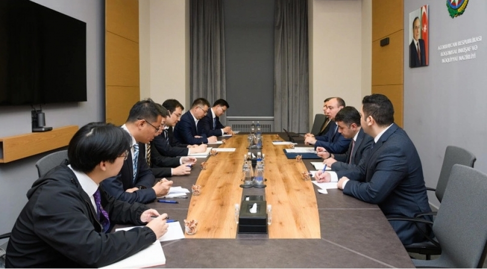 azerbaycan-chinle-neqliyyat-logistika-emekdashligini-genishlendirmeyi-muzakire-edib