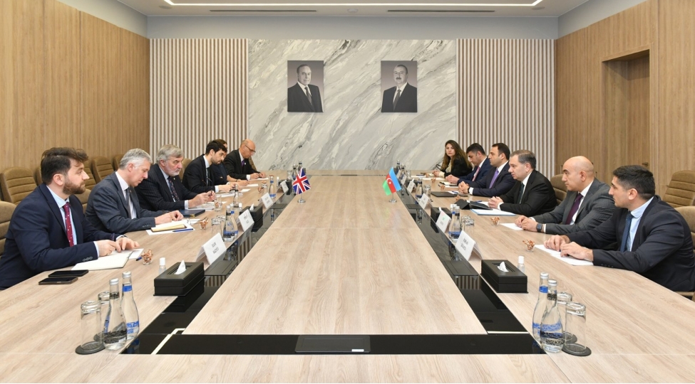 azerbaycanboyuk-britaniya-emekdashliginin-perspektivleri-muzakire-olunub
