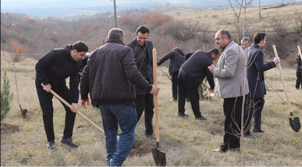 xocalida-heyder-eliyevin-anim-gunu-ile-elaqedar-agacekme-aksiyasi-kechirilib