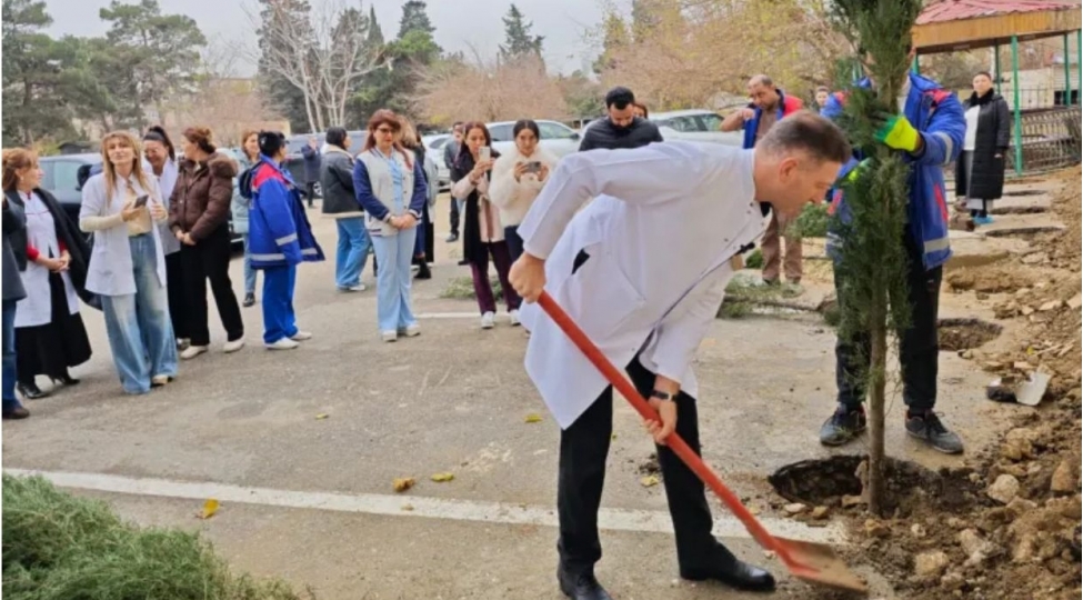 ulu-onderin-anim-gunu-munasibetile-agacekme-aksiyasi-kechirilib