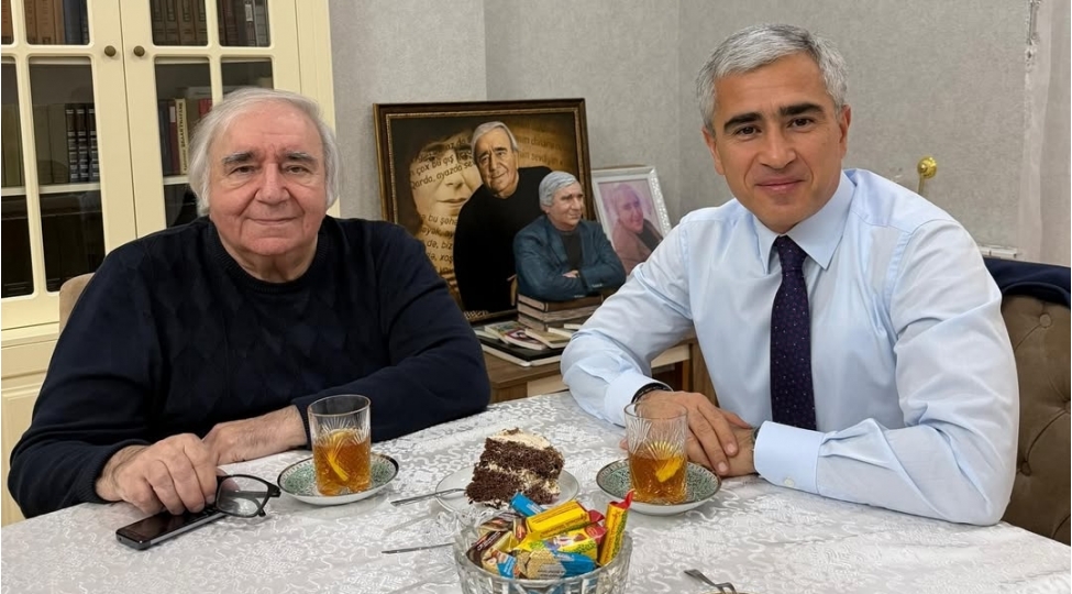 anar-elekberov-ramiz-rovsheni-evinde-ziyaret-edib