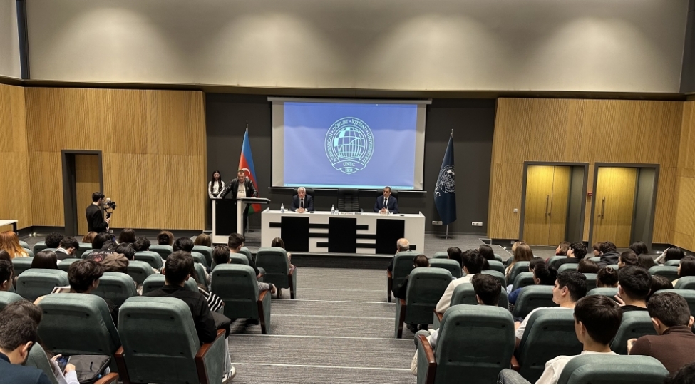 unec-de-akademik-muxtar-imanov-ve-shair-rustem-behrudi-ile-gorush-kechirilib