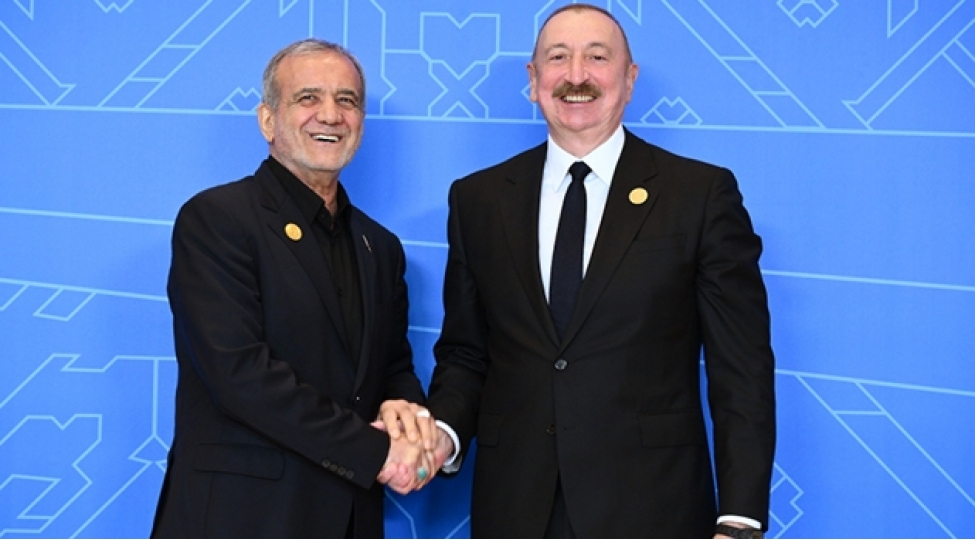 pezeshkian-ilham-eliyeve-zeng-etdi