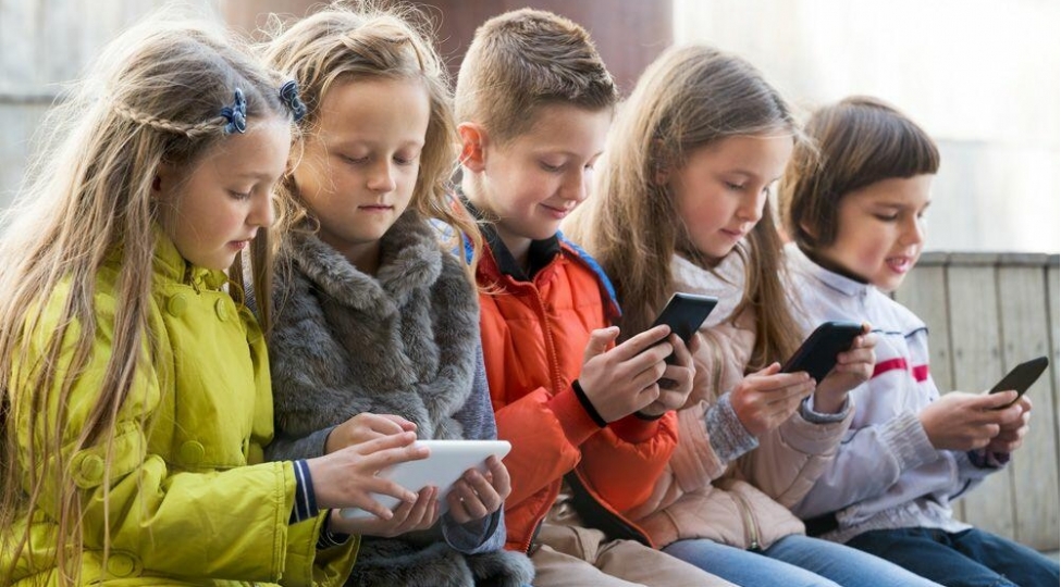 ushaqlar-zererli-informasiyadan-nece-qorunmali