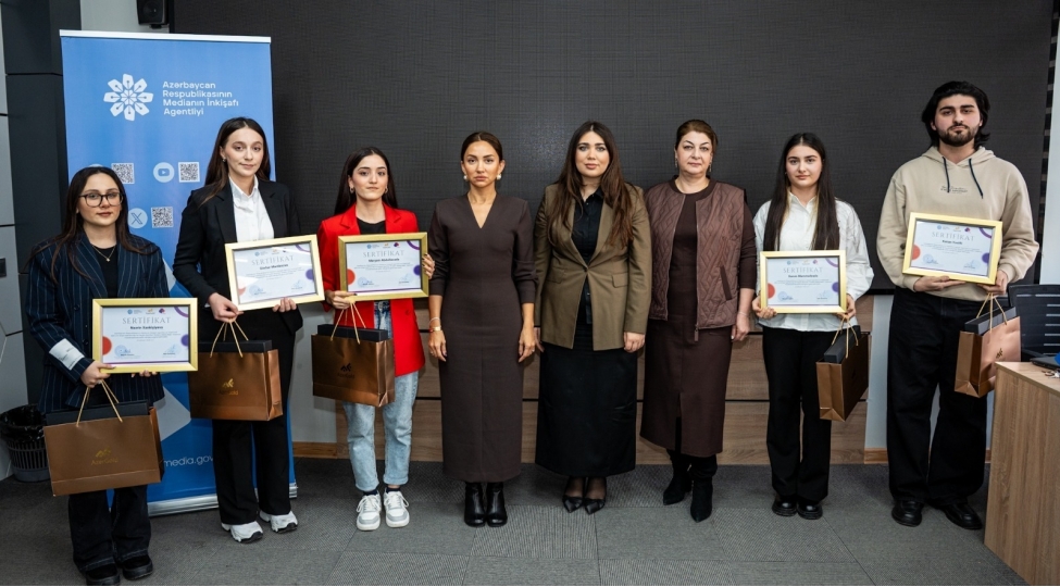 kreativ-media-baki-mezmun-musabiqesinin-qalibleri-mukafatlandirilib