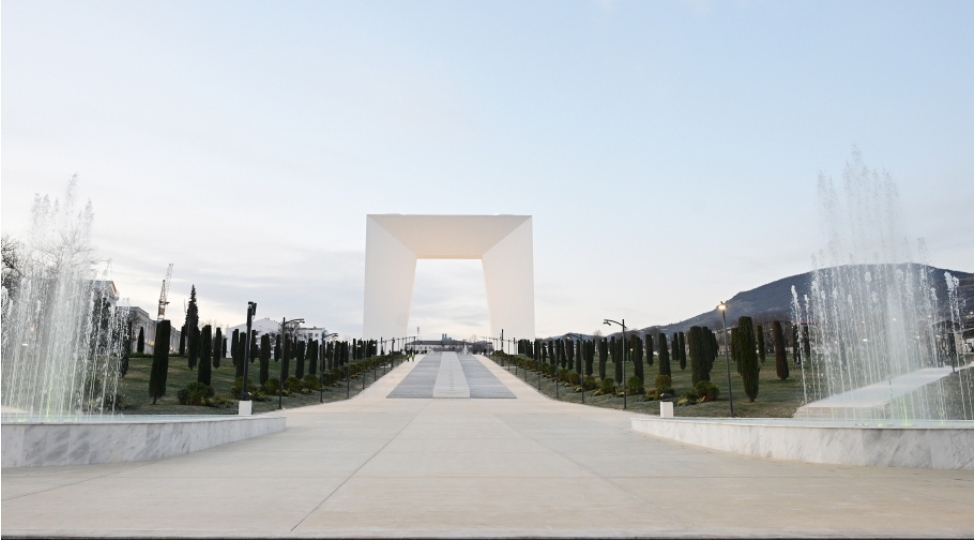 prezident-ilham-eliyev-xankendi-sheherinde-zefer-parkinin-achilishinda-ishtirak-edib