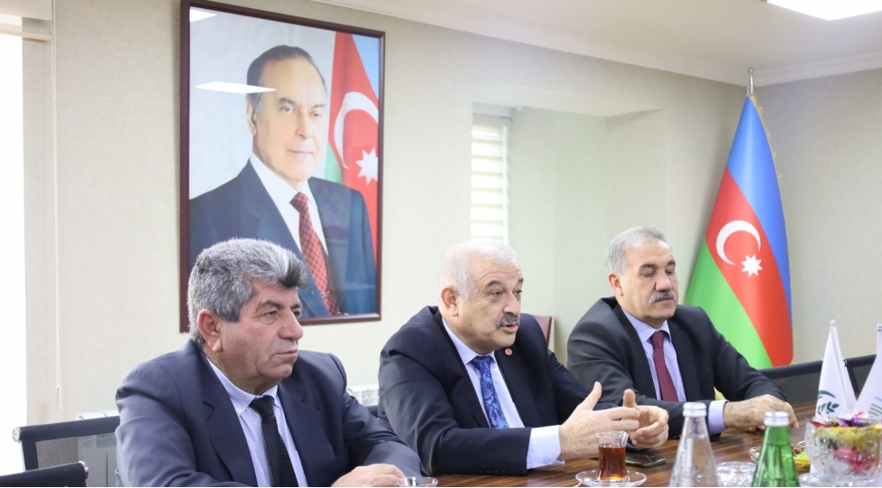 aqrar-xidmetler-agentliyinde-turkiye-numayende-heyeti-ile-gorush-kechirilib