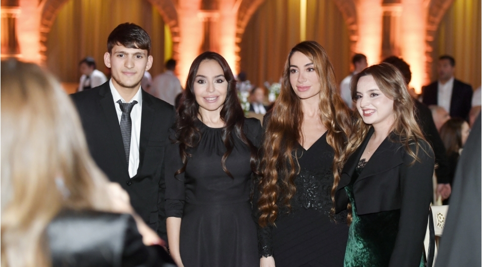 gencler-ve-idman-nazirliyi-ilin-en-yaxshilarini-mukafatlandirib-3