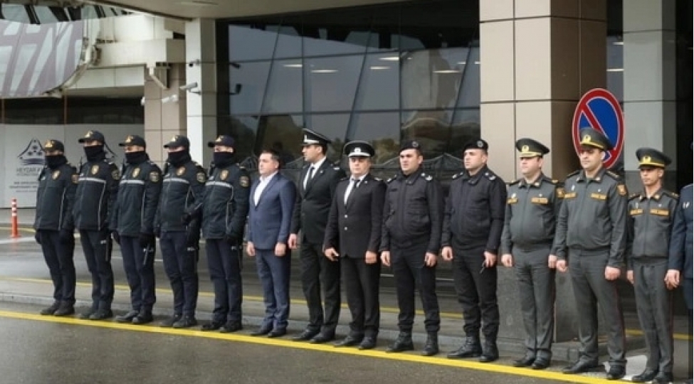 baki-aeroportunda-teyyare-qezasinda-helak-olmush-shexslerin-xatiresi-yad-edilib