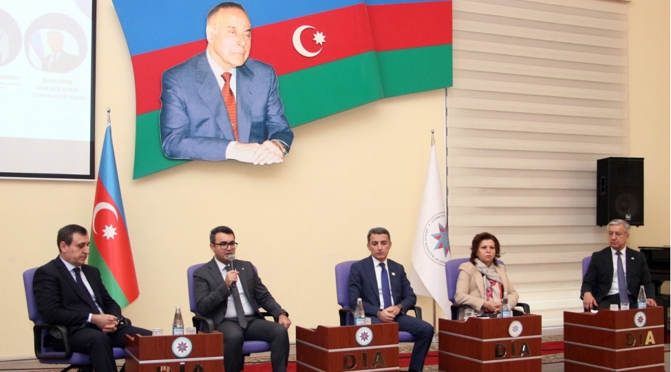 ilhamli-gencler-multikultural-azerbaycan-nesli-movzusunda-forum-kechirilib