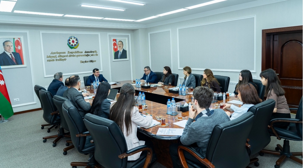 biznesin-muflisleshmesi-ishchi-qrupunun-huquq-ve-konsaltinq-shirketlerinin-numayendeleri-ile-gorushu-kechirilib