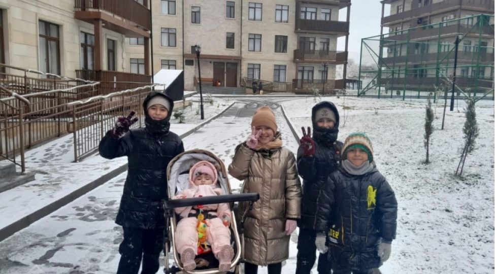 cebrayil-sheherine-ve-horovlu-kendine-ilk-qar-yagib