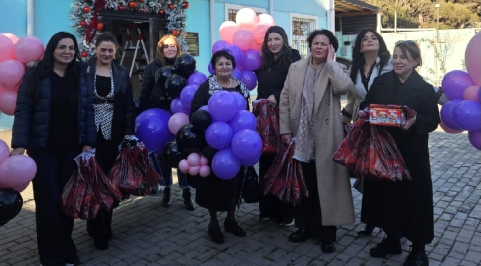 vekiller-kollegiyasinin-uzvleri-ushaq-siginacaginda-yashayan-balacalarin-bayram-sevincini-bolushubler