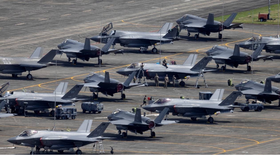 absh-britaniyada-herbi-teyyare-ve-helikopterler-yerleshdirib