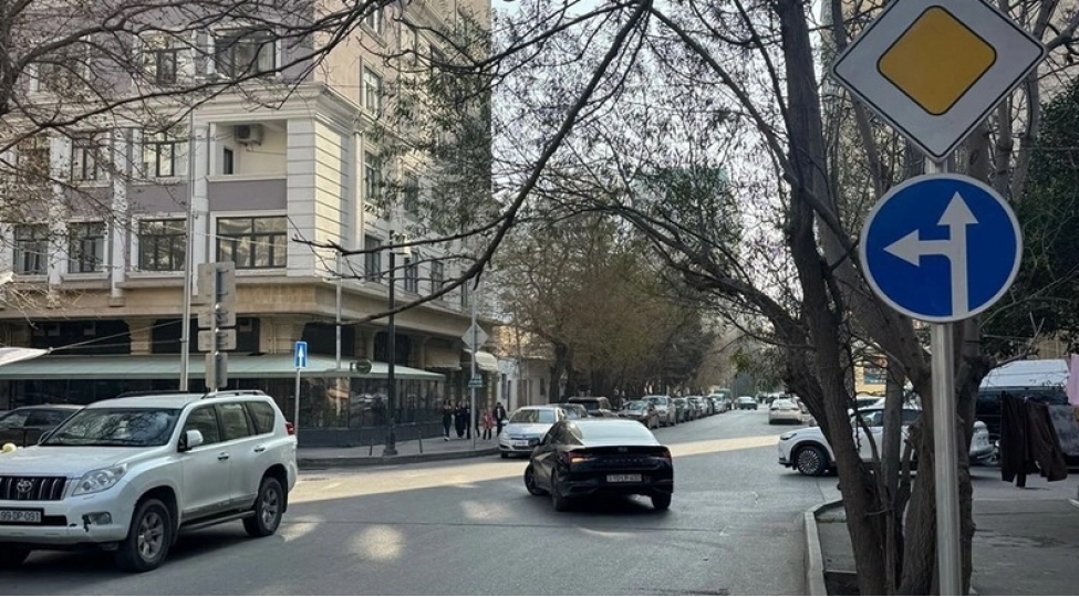 bileceride-iki-kuchenin-kesishmesinde-yol-hereketi-yeniden-teshkil-olunub