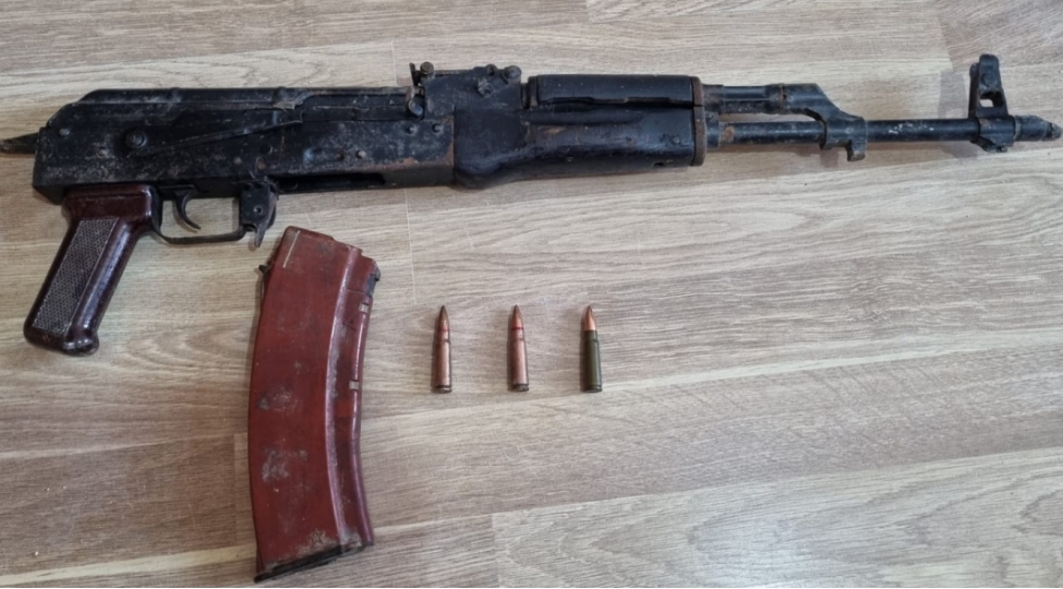 terterde-narkotik-vasite-ve-odlu-silah-satan-shexs-hebs-olunub