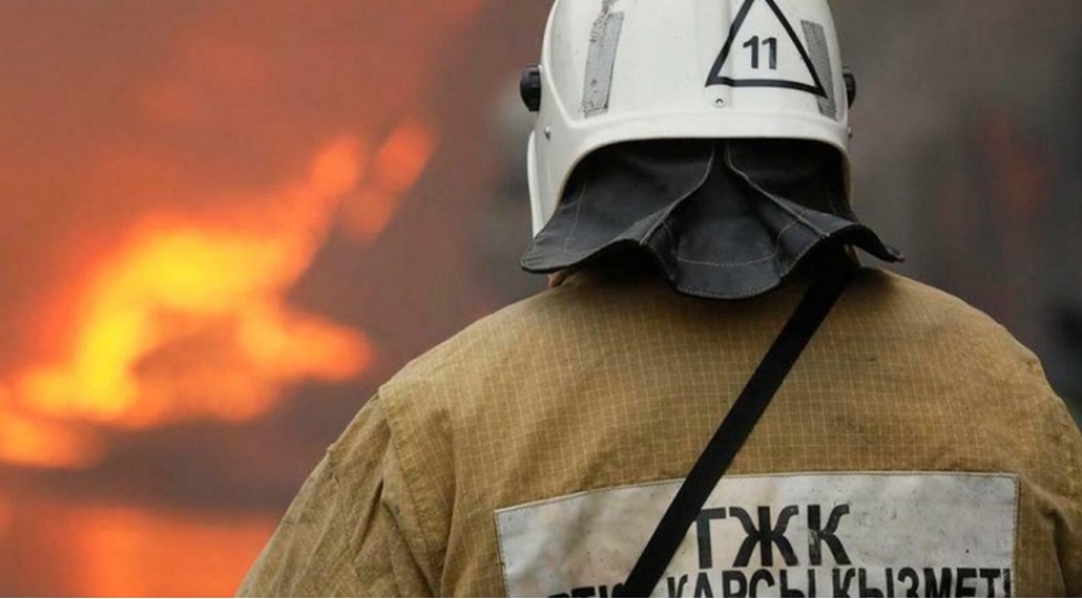 qazaxistanda-bash-veren-yanginda-sekkiz-nefer-xilas-edilib