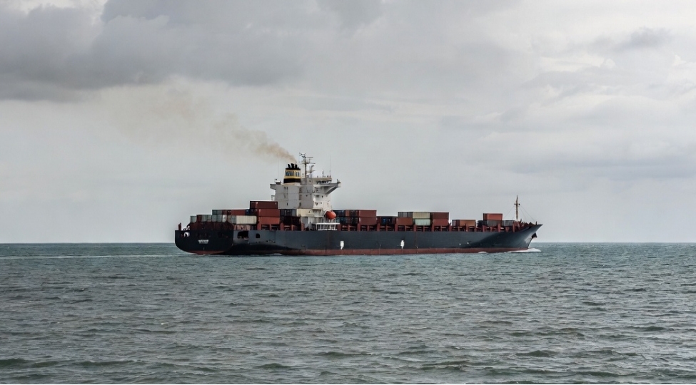 yuk-gemisi-xezerde-qezaya-ugradi