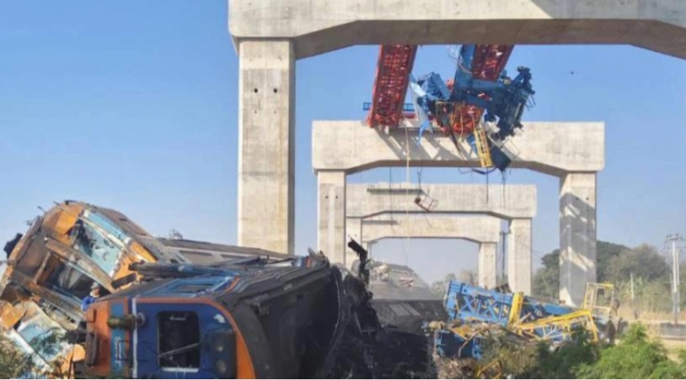 tailandda-facie-kran-qatarin-uzerine-dushub