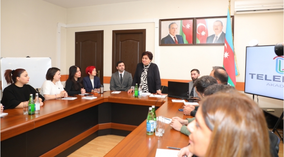 teleradio-akademiyasinda-mediada-azerbaycan-dili-movzusunda-telimlerin-novbeti-merhelesi-teshkil-olunub