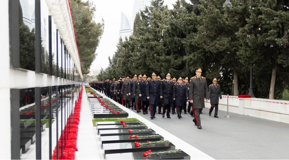 din-in-shexsi-heyeti-20-yanvar-shehidlerinin-xatiresini-yad-edib-video