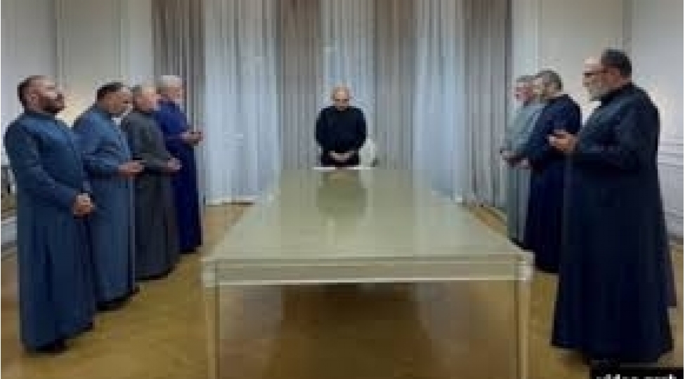 pashinyani-destekleyen-yepiskoplardan-ii-qareginle-bagli-chagirish