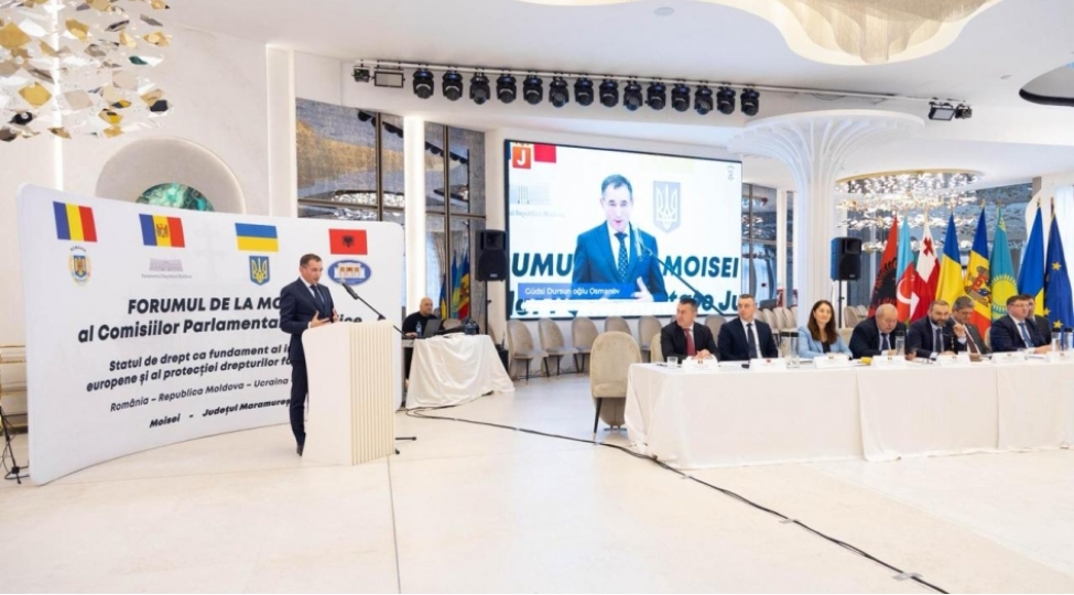 ruminiyada-azerbaycanin-memarligina-hesr-edilmish-fotosergi-teshkil-olunub