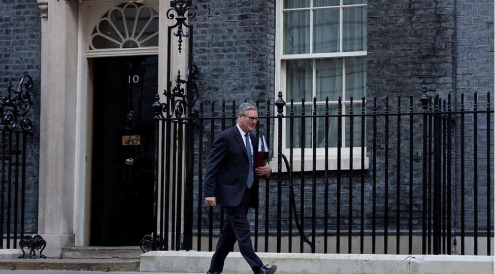 chin-illerdir-britaniya-bash-nazirlerinin-mushavirlerini-dinleyirmish