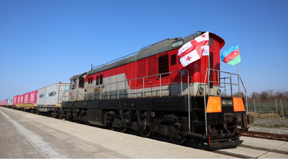 potibaki-ekspres-blok-qatarinin-yola-salinmasi-merasimi-kechirilib