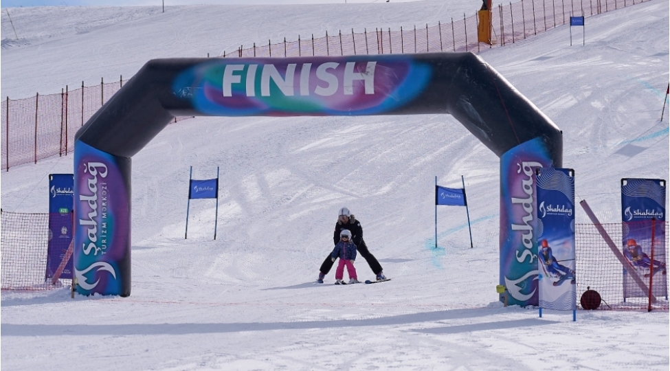 ushaqlar-arasinda-xizek-yarishi-uzre-heyder-eliyev-kuboku-kechirilib