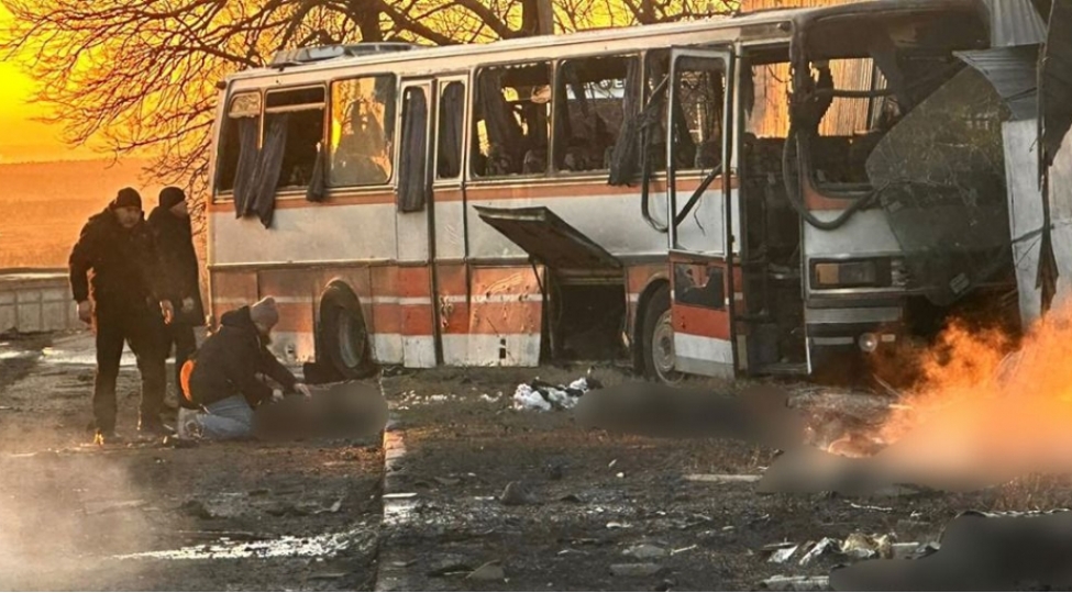 rusiya-ordusu-dnepropetrovsk-vilayeti-erazisinde-avtobusa-hava-zerbesi-endirib-12-nefer-helak-olub