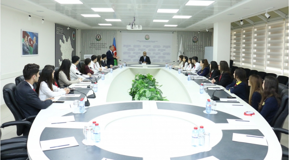 iitkm-de-gencler-gunu-ile-bagli-millet-vekili-behruz-meherremovla-gorush-kechirilib