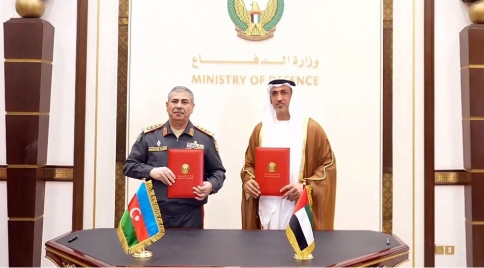 azerbaycan-ve-bee-arasinda-herbi-emekdashligin-inkishaf-perspektivleri-muzakire-edilib