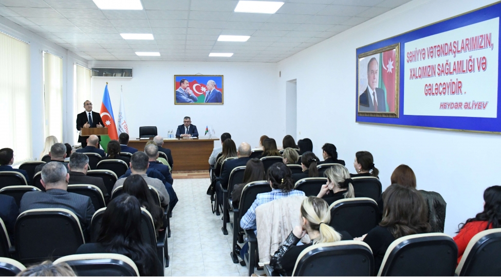 heyder-eliyev-prospekti-7-unvani-uzre-erazi-partiya-teshkilatinin-hesabat-yigincagi-kechirilib