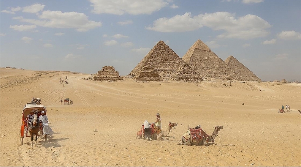 1200-metr-derinlikde-boyuk-sirr-piramidalarin-altinda-ne-var