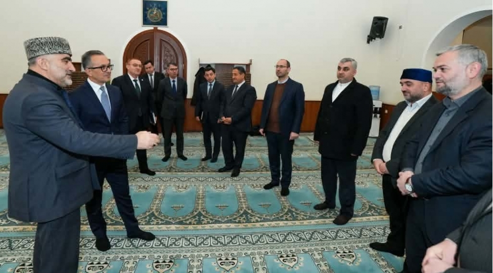 ramin-memmedov-sumqayitda-dini-ibadetgahlari-ziyaret-edib