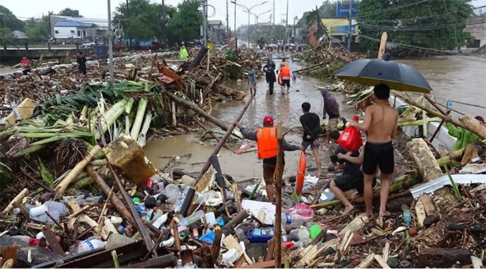 filippinde-basyanq-firtinasi-12-neferin-olumune-sebeb-olub