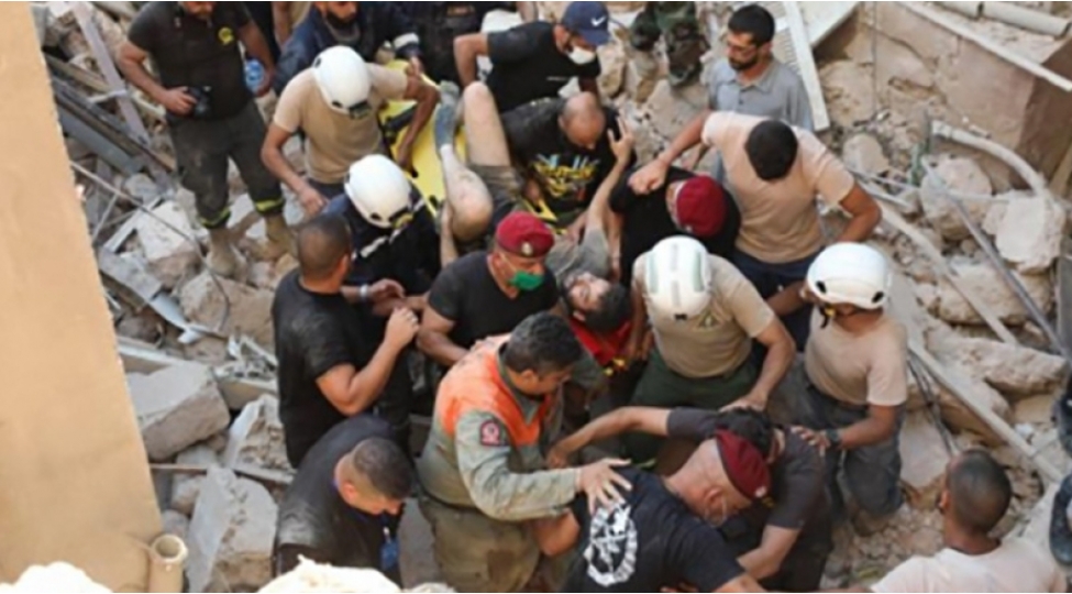 Livanda beşmərtəbəli bina çöküb, ölənlər var