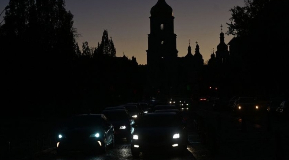 kiyevde-107-min-aile-ishiqsiz-qalib