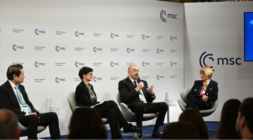 mesajlarimiz-hemishe-oldugu-kimi-chox-achiqdir-aydindir-emekdashliq-sulh-terefdashliq