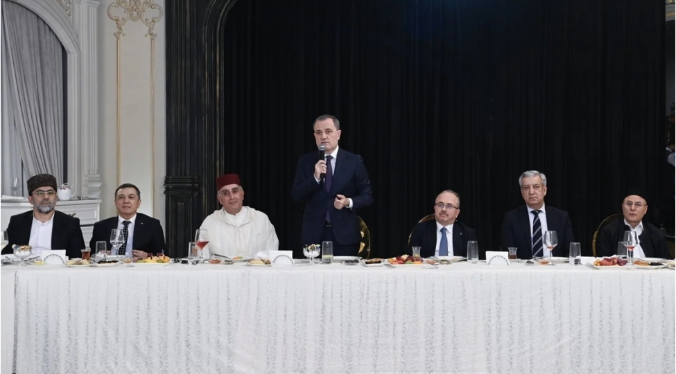 ceyhun-bayramov-bir-sira-olkelerde-islam-dinine-qarshi-chevrilen-diskriminasiya-narahatliq-dogurur