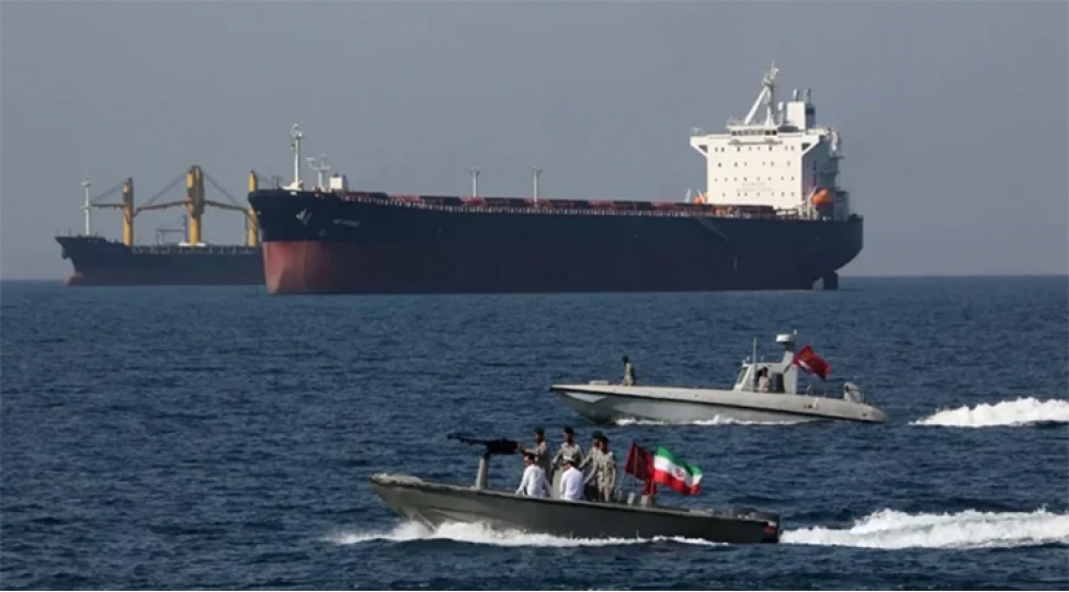 hormuz-bogazina-ancaq-iran-ve-chinin-donanmasi-buraxilir