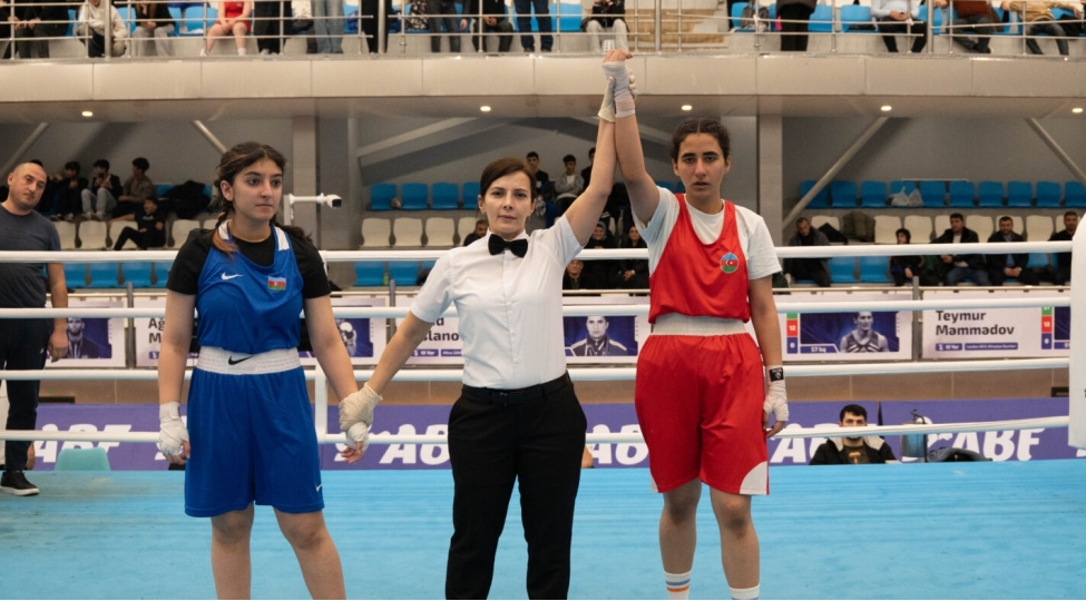 u-17-azerbaycan-chempionatinda-qiz-bokschularin-yarishi-basha-chatib