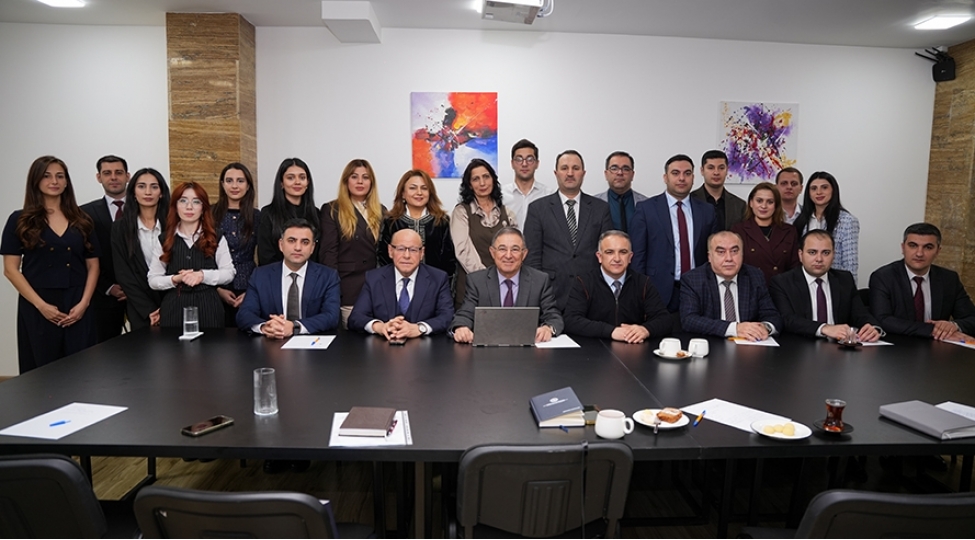 baki-biznes-universiteti-ve-qarabag-telim-merkezinin-birge-emekdashligi-ile-3-gunluk-telim-proqrami-teshkil-edilib-foto